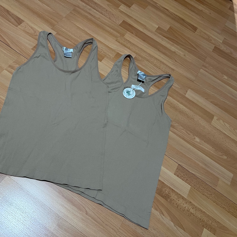 New with Tag Stretch Women's Tank Top (Sz.L)